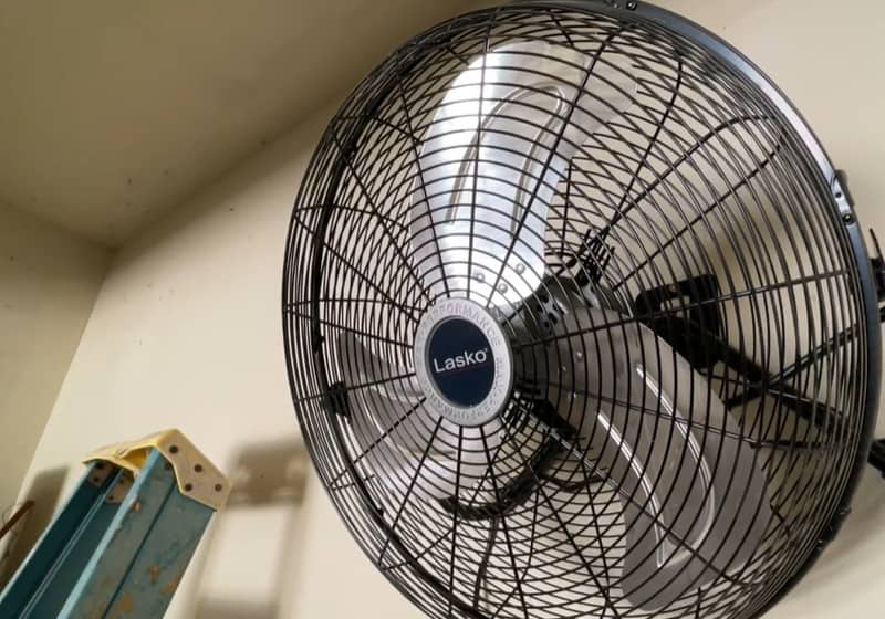 Lasko 30 Oscillating Industrial Fan