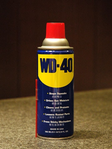 WD-40-against-bees